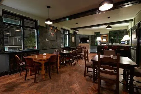 London April 18 Junto